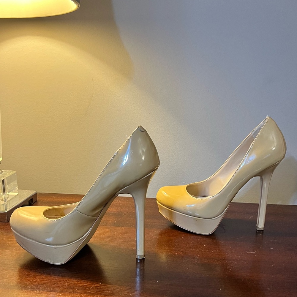 Steve Madden Bevv pump